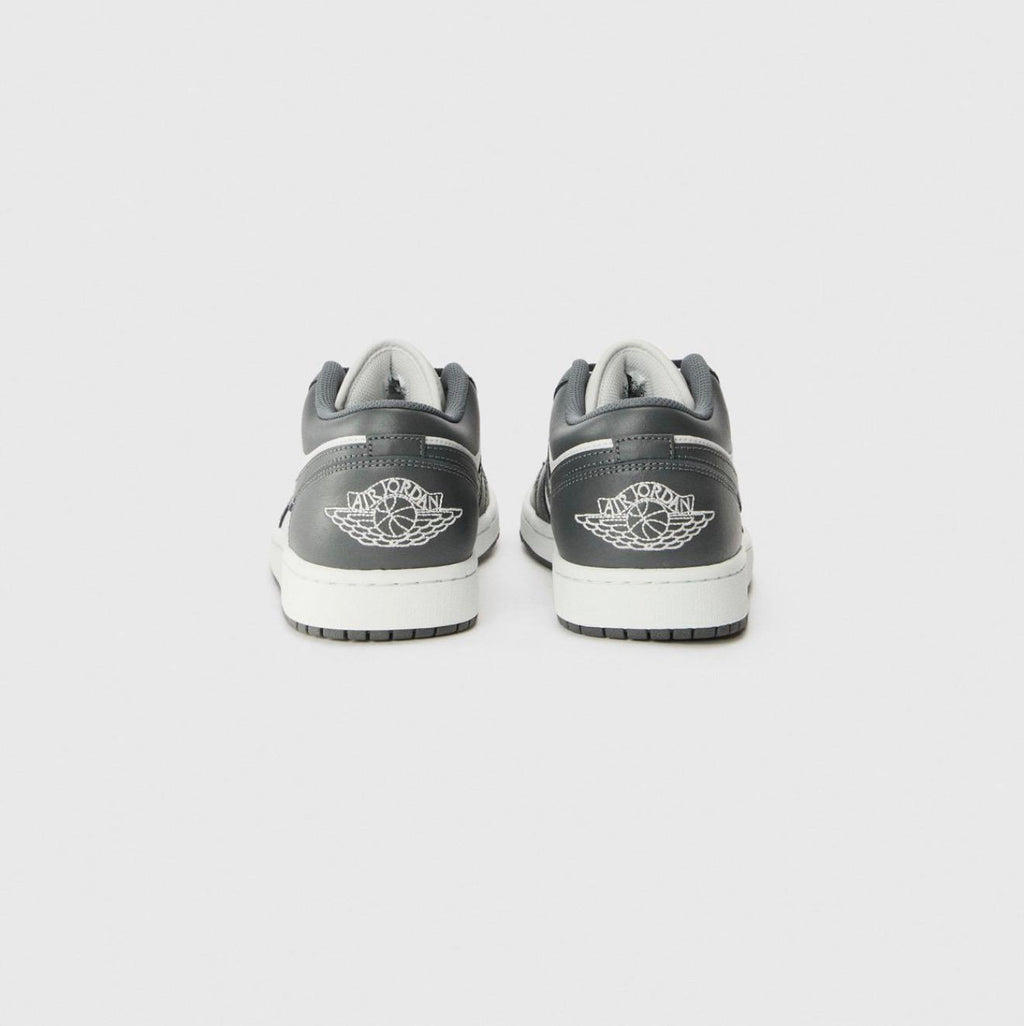 air-jordan-1-sneakers-basse-iron-greysummit-white